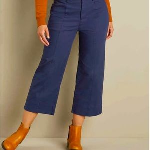 Duluth crop wide leg chinos.